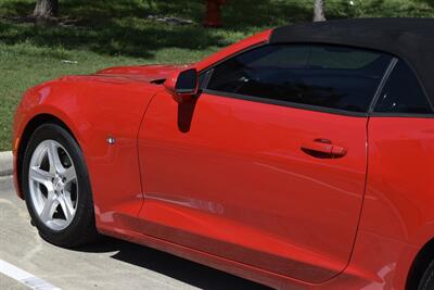 2019 Chevrolet Camaro LT CONVERTIBLE LOADED FRESH TRADE HWY MILES NICE   - Photo 18 - Stafford, TX 77477
