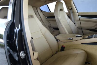 2012 Porsche Panamera LUXURY LOADED NAV ROOF HTD SEATS HWY MILES NICE   - Photo 33 - Stafford, TX 77477