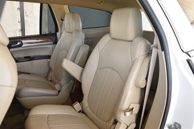 2012 Buick Enclave Premium   - Photo 28 - Stafford, TX 77477