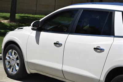 2012 Buick Enclave Premium   - Photo 8 - Stafford, TX 77477