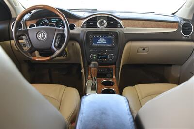 2012 Buick Enclave Premium   - Photo 31 - Stafford, TX 77477