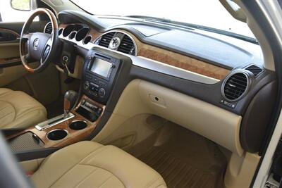 2012 Buick Enclave Premium   - Photo 40 - Stafford, TX 77477