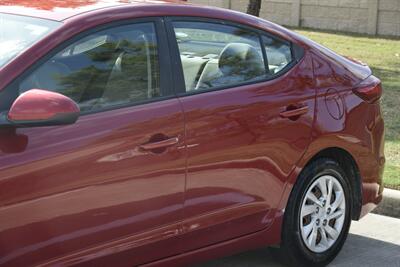 2017 Hyundai Elantra SE   - Photo 9 - Stafford, TX 77477