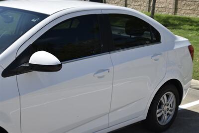 2016 Chevrolet Sonic LT AUTO ALL PWR HWY MILES FRESH TRADE IN CLEAN   - Photo 9 - Stafford, TX 77477