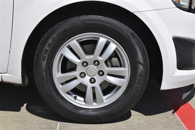 2016 Chevrolet Sonic LT AUTO ALL PWR HWY MILES FRESH TRADE IN CLEAN   - Photo 41 - Stafford, TX 77477