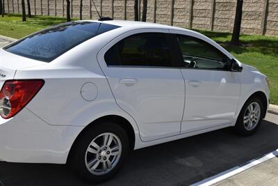 2016 Chevrolet Sonic LT AUTO ALL PWR HWY MILES FRESH TRADE IN CLEAN   - Photo 16 - Stafford, TX 77477