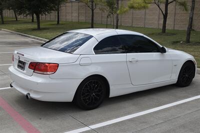 2007 BMW 335i HARDTOP CONV PREM PKG HTD STS NEW TRADE IN   - Photo 17 - Stafford, TX 77477