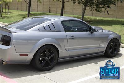 2007 Ford Mustang GT Premium CUSTOM HOOD/EXHAUST/TUNED PREM WHLS   - Photo 18 - Stafford, TX 77477