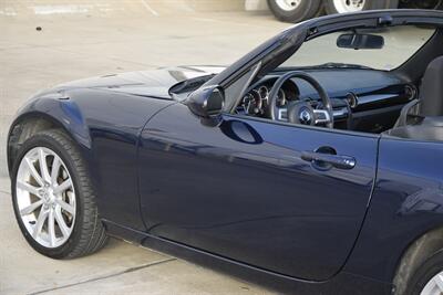 2007 Mazda MX-5 Miata SPORT 5SPD MANUAL 10K ORIGINAL MILES NEW TRADE   - Photo 17 - Stafford, TX 77477