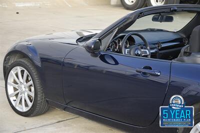 2007 Mazda MX-5 Miata SPORT 5SPD MANUAL 10K ORIGINAL MILES NEW TRADE   - Photo 17 - Stafford, TX 77477