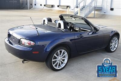 2007 Mazda MX-5 Miata SPORT 5SPD MANUAL 10K ORIGINAL MILES NEW TRADE   - Photo 14 - Stafford, TX 77477