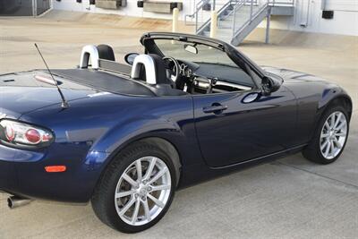 2007 Mazda MX-5 Miata SPORT 5SPD MANUAL 10K ORIGINAL MILES NEW TRADE   - Photo 16 - Stafford, TX 77477