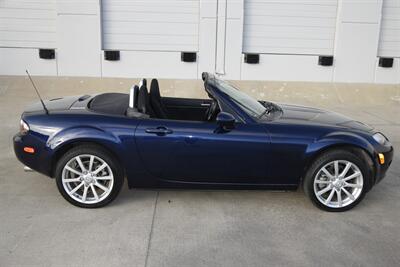 2007 Mazda MX-5 Miata SPORT 5SPD MANUAL 10K ORIGINAL MILES NEW TRADE   - Photo 12 - Stafford, TX 77477