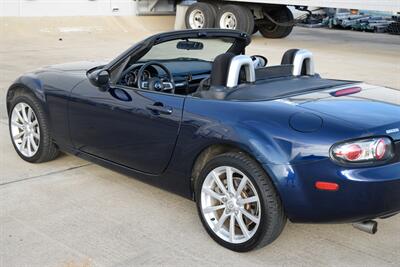 2007 Mazda MX-5 Miata SPORT 5SPD MANUAL 10K ORIGINAL MILES NEW TRADE   - Photo 15 - Stafford, TX 77477