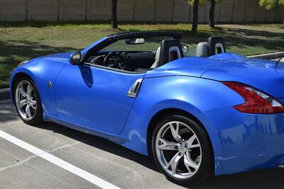 2011 Nissan 370Z CONVERTIBLE AUTOMATIC BEAUTIFUL COLOR COMBO CLEAN   - Photo 18 - Stafford, TX 77477