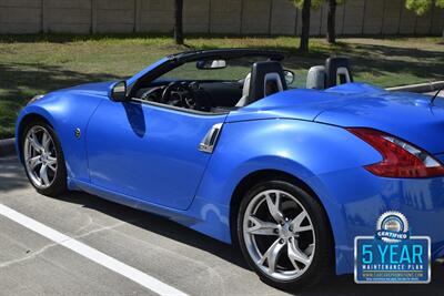 2011 Nissan 370Z CONVERTIBLE AUTOMATIC BEAUTIFUL COLOR COMBO CLEAN   - Photo 18 - Stafford, TX 77477