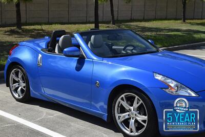 2011 Nissan 370Z CONVERTIBLE AUTOMATIC BEAUTIFUL COLOR COMBO CLEAN   - Photo 7 - Stafford, TX 77477