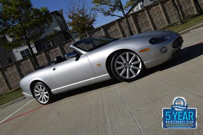 2005 Jaguar XK8 CONVERTIBLE GREAT CONDITION FRESH TRADE LADY OWNED   - Photo 26 - Stafford, TX 77477