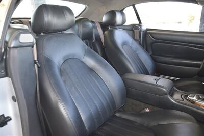 2005 Jaguar XK8 CONVERTIBLE GREAT CONDITION FRESH TRADE LADY OWNED   - Photo 32 - Stafford, TX 77477