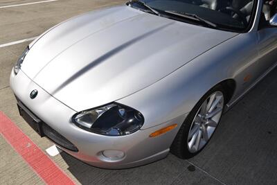 2005 Jaguar XK8 CONVERTIBLE GREAT CONDITION FRESH TRADE LADY OWNED   - Photo 11 - Stafford, TX 77477
