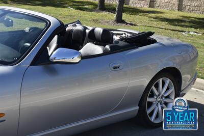 2005 Jaguar XK8 CONVERTIBLE GREAT CONDITION FRESH TRADE LADY OWNED   - Photo 10 - Stafford, TX 77477
