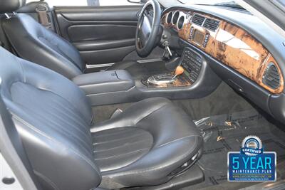 2005 Jaguar XK8 CONVERTIBLE GREAT CONDITION FRESH TRADE LADY OWNED   - Photo 30 - Stafford, TX 77477