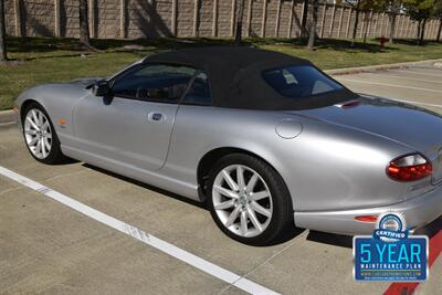 2005 Jaguar XK8 CONVERTIBLE GREAT CONDITION FRESH TRADE LADY OWNED   - Photo 16 - Stafford, TX 77477