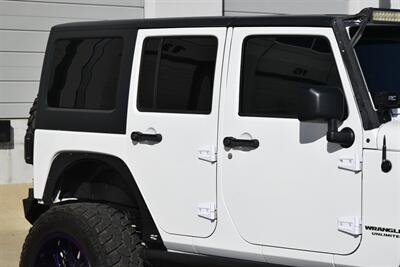 2016 Jeep Wrangler UNLTD RUBICON 4X4 PROFESSIONALY LIFTED HEAD TURNER   - Photo 8 - Stafford, TX 77477