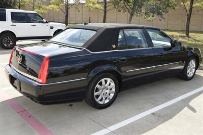 2010 Cadillac DTS LUXURY CARRIAGE TOP 39K ORIG MILES FRESH TRADE IN   - Photo 17 - Stafford, TX 77477