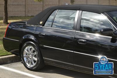 2010 Cadillac DTS LUXURY CARRIAGE TOP 39K ORIG MILES FRESH TRADE IN   - Photo 8 - Stafford, TX 77477