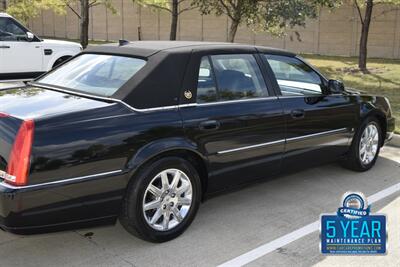 2010 Cadillac DTS LUXURY CARRIAGE TOP 39K ORIG MILES FRESH TRADE IN   - Photo 19 - Stafford, TX 77477