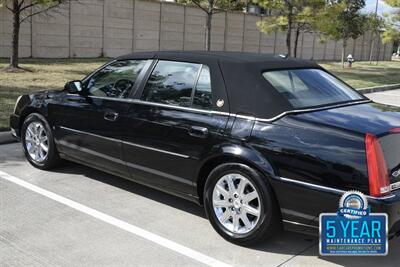 2010 Cadillac DTS LUXURY CARRIAGE TOP 39K ORIG MILES FRESH TRADE IN   - Photo 18 - Stafford, TX 77477