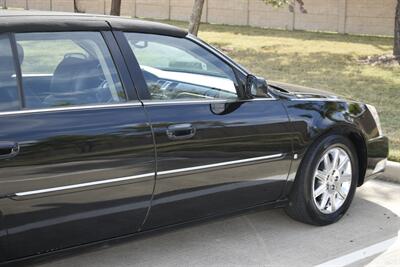 2010 Cadillac DTS LUXURY CARRIAGE TOP 39K ORIG MILES FRESH TRADE IN   - Photo 21 - Stafford, TX 77477