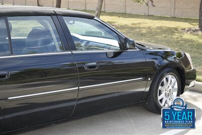 2010 Cadillac DTS LUXURY CARRIAGE TOP 39K ORIG MILES FRESH TRADE IN   - Photo 21 - Stafford, TX 77477