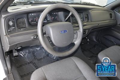 2005 Ford Crown Victoria POLICE INTERCEPTOR 67K ORIG MILES NEW TRADE CLEAN   - Photo 30 - Stafford, TX 77477