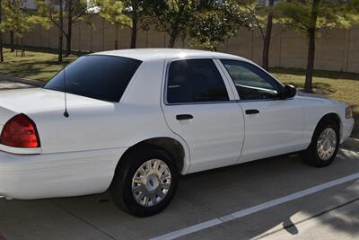 2005 Ford Crown Victoria POLICE INTERCEPTOR 67K ORIG MILES NEW TRADE CLEAN   - Photo 19 - Stafford, TX 77477