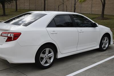 2012 Toyota Camry SE 71K LOW MILES NEW CAR TRADE IN CLEAN   - Photo 19 - Stafford, TX 77477