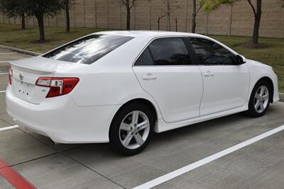 2012 Toyota Camry SE 71K LOW MILES NEW CAR TRADE IN CLEAN   - Photo 17 - Stafford, TX 77477