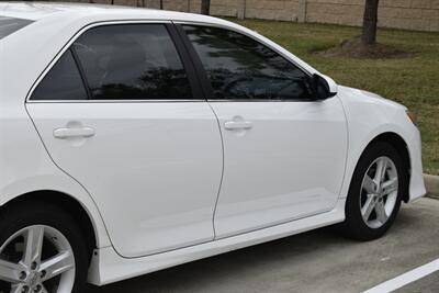 2012 Toyota Camry SE 71K LOW MILES NEW CAR TRADE IN CLEAN   - Photo 21 - Stafford, TX 77477