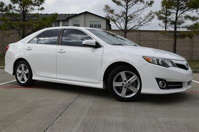 2012 Toyota Camry SE 71K LOW MILES NEW CAR TRADE IN CLEAN   - Photo 24 - Stafford, TX 77477