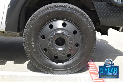 2005 Ford F-550 CREW 6.0L DIESEL 4X4 DUALLY FLATBED TRUCK 67K MILE   - Photo 38 - Stafford, TX 77477