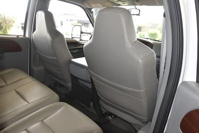 2005 Ford F-550 CREW 6.0L DIESEL 4X4 DUALLY FLATBED TRUCK 67K MILE   - Photo 32 - Stafford, TX 77477