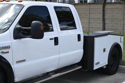 2005 Ford F-550 CREW 6.0L DIESEL 4X4 DUALLY FLATBED TRUCK 67K MILE   - Photo 9 - Stafford, TX 77477
