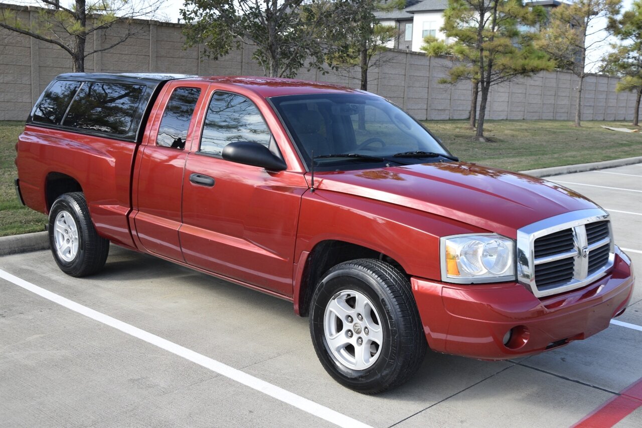 2006 Dodge Dakota SLT photo 2