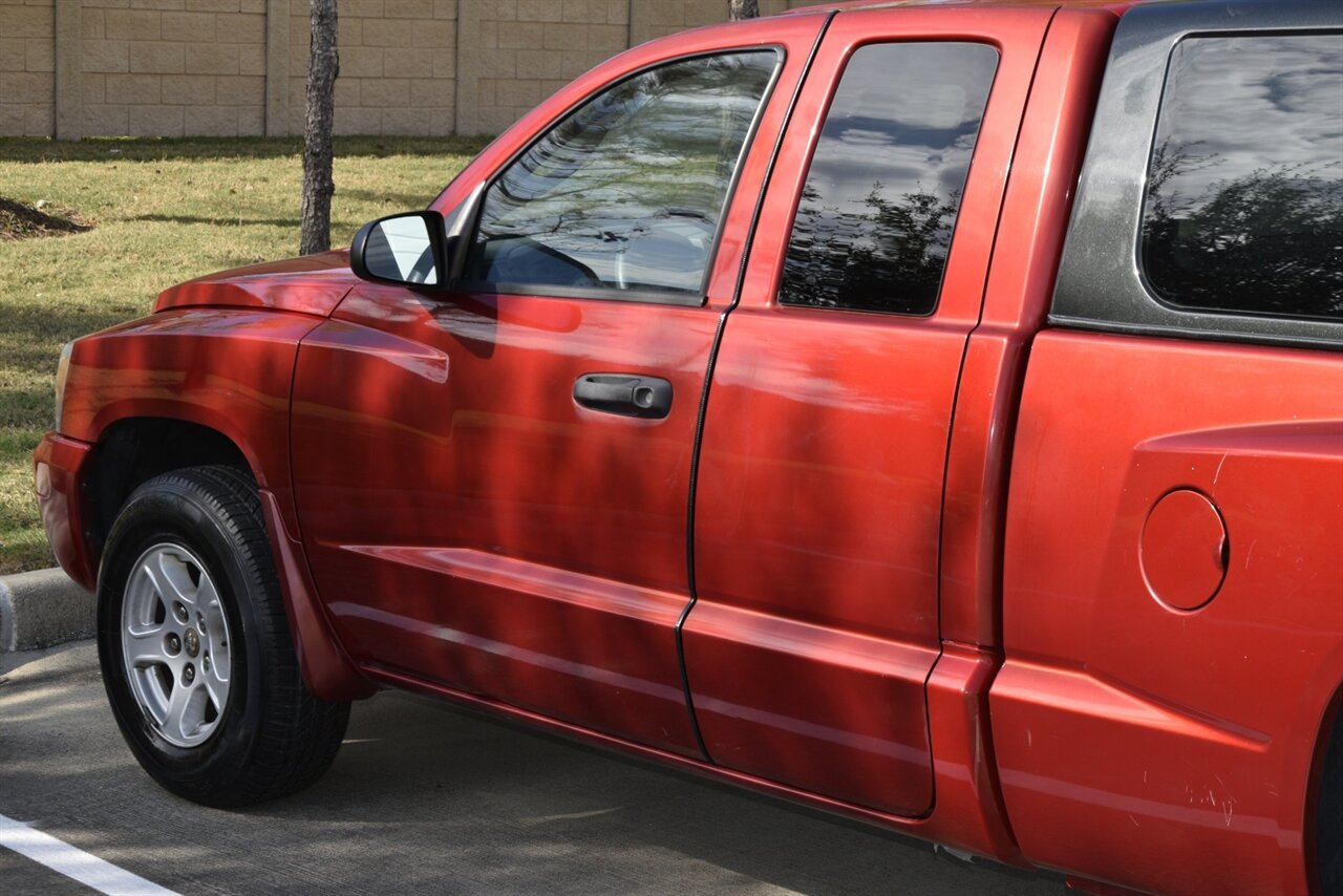 2006 Dodge Dakota SLT photo 16