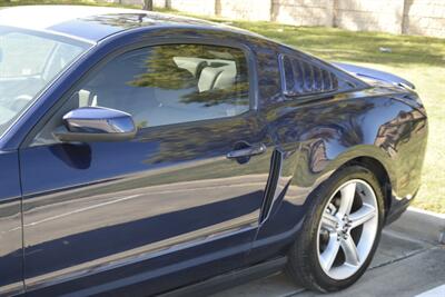 2010 Ford Mustang GT PREMIUM EDITION 5SPD MANUAL 46K MILES NICE   - Photo 9 - Stafford, TX 77477