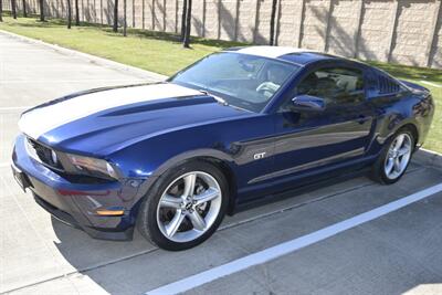 2010 Ford Mustang GT PREMIUM EDITION 5SPD MANUAL 46K MILES NICE   - Photo 5 - Stafford, TX 77477