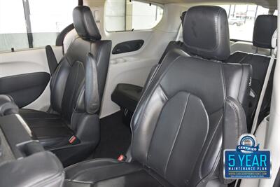 2017 Chrysler Pacifica PLATINUM HYBRID 74K MILES NAV BK/CAM REAR DVD NICE   - Photo 38 - Stafford, TX 77477