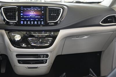 2017 Chrysler Pacifica PLATINUM HYBRID 74K MILES NAV BK/CAM REAR DVD NICE   - Photo 25 - Stafford, TX 77477