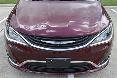 2017 Chrysler Pacifica PLATINUM HYBRID 74K MILES NAV BK/CAM REAR DVD NICE   - Photo 12 - Stafford, TX 77477